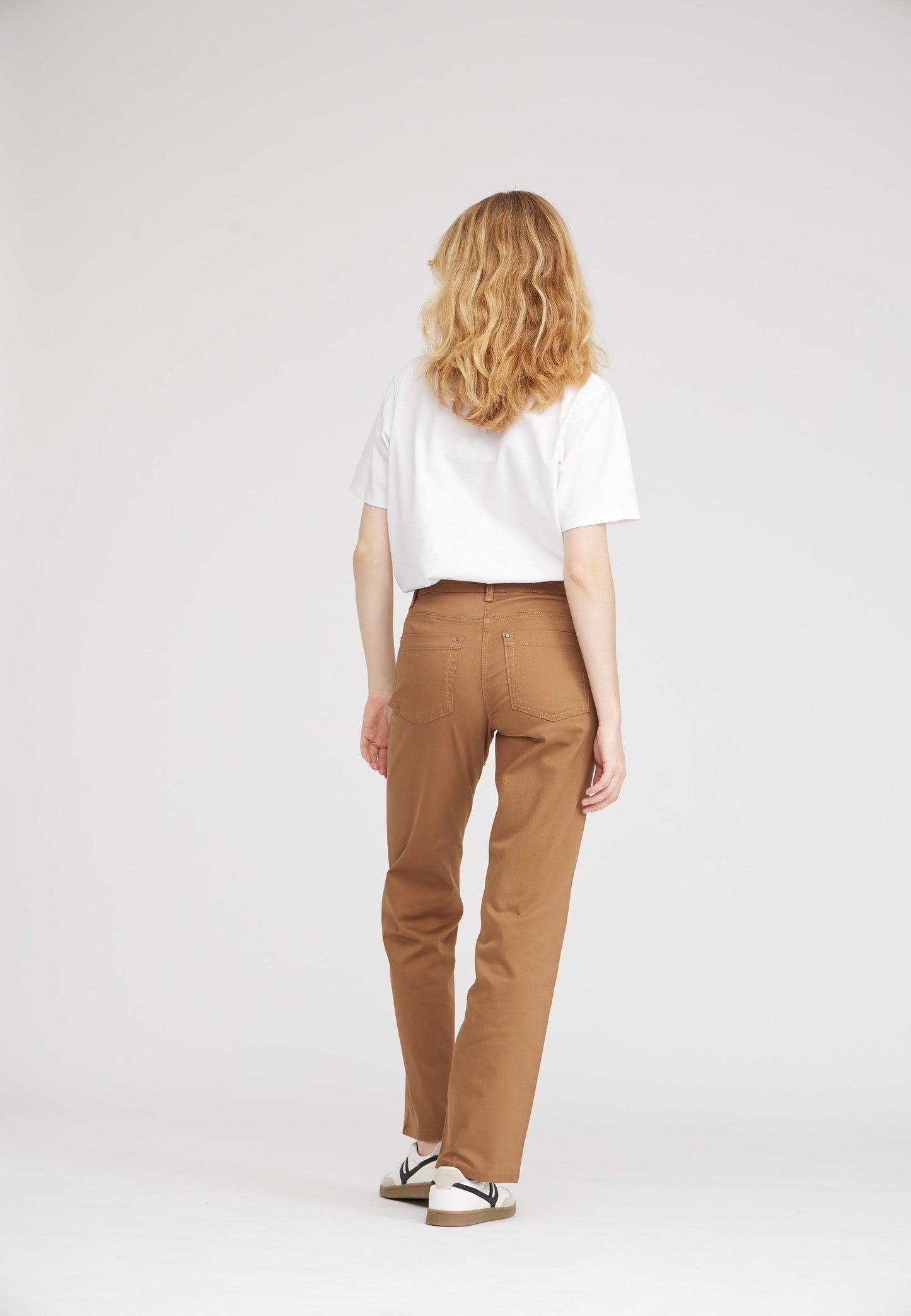 Amelia Straight - Medium Length - Camel