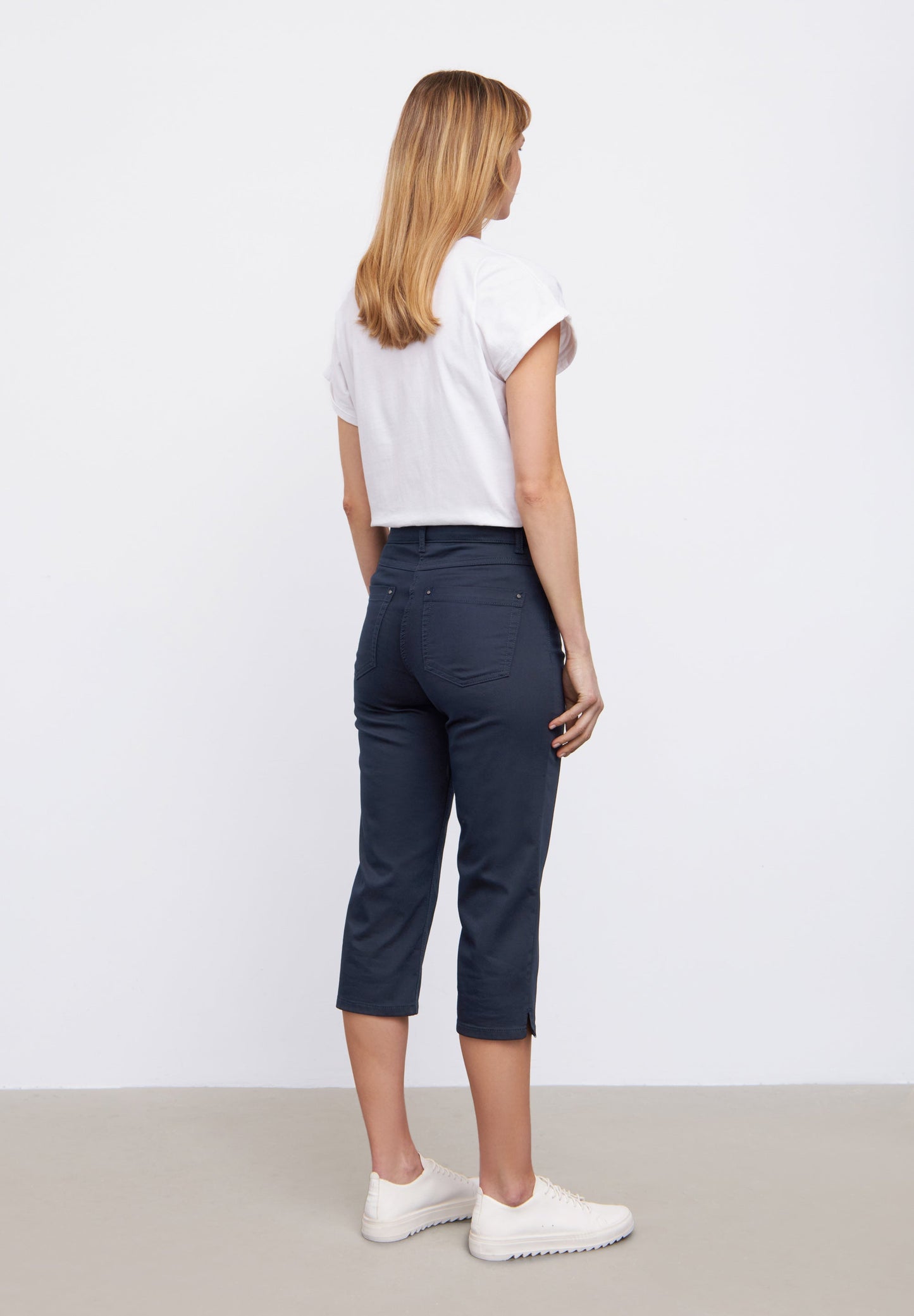 Charlotte Regular Capri Medium Length - Navy