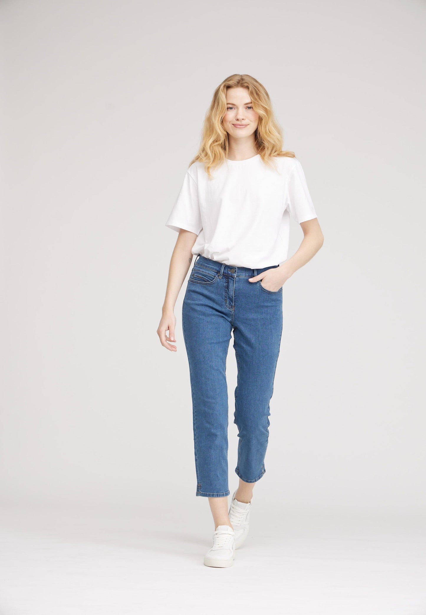 Christie Regular Crop - Blue Denim