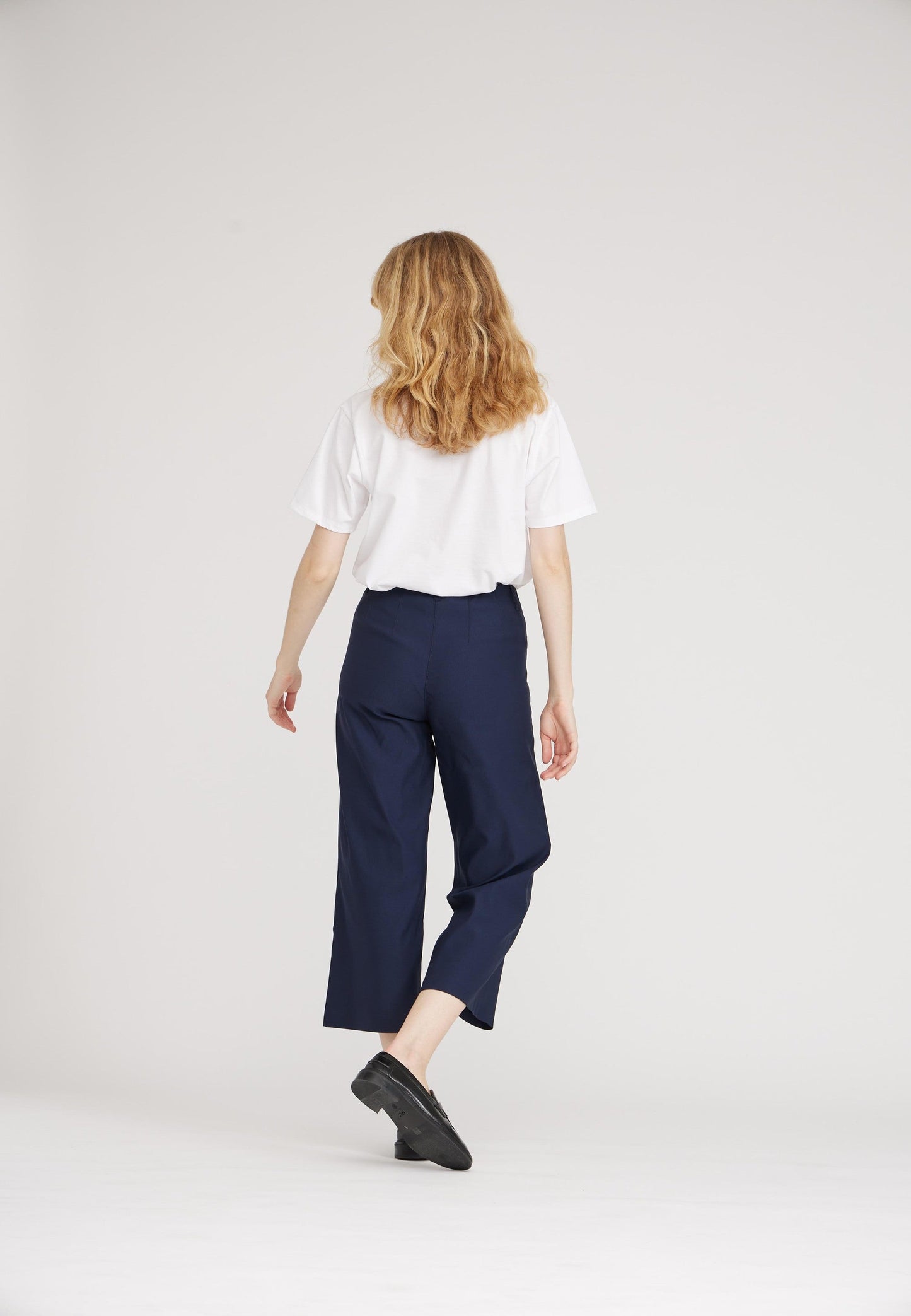 Donna Loose Crop - Navy