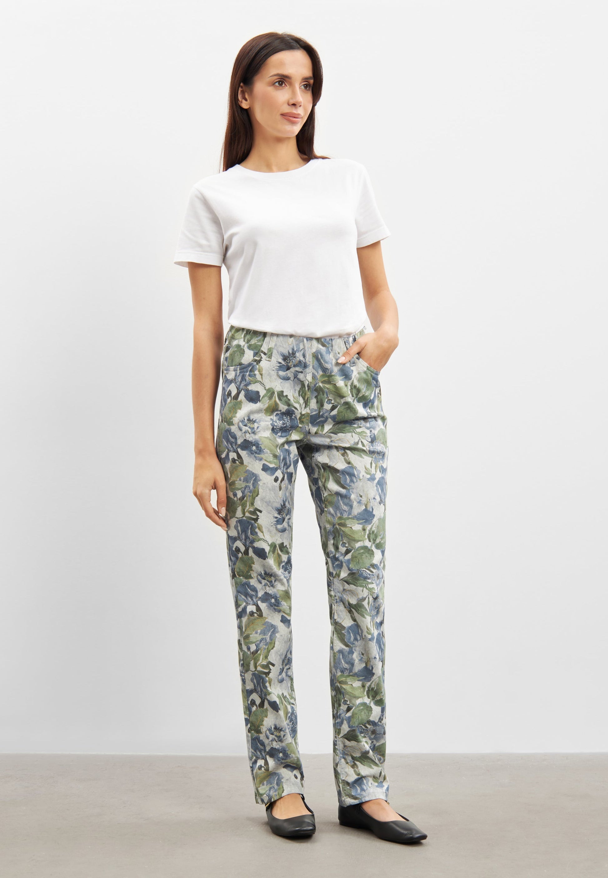 LAURIE Kelly Regular - Medium Length Trousers REGULAR 43036 Dove Flower