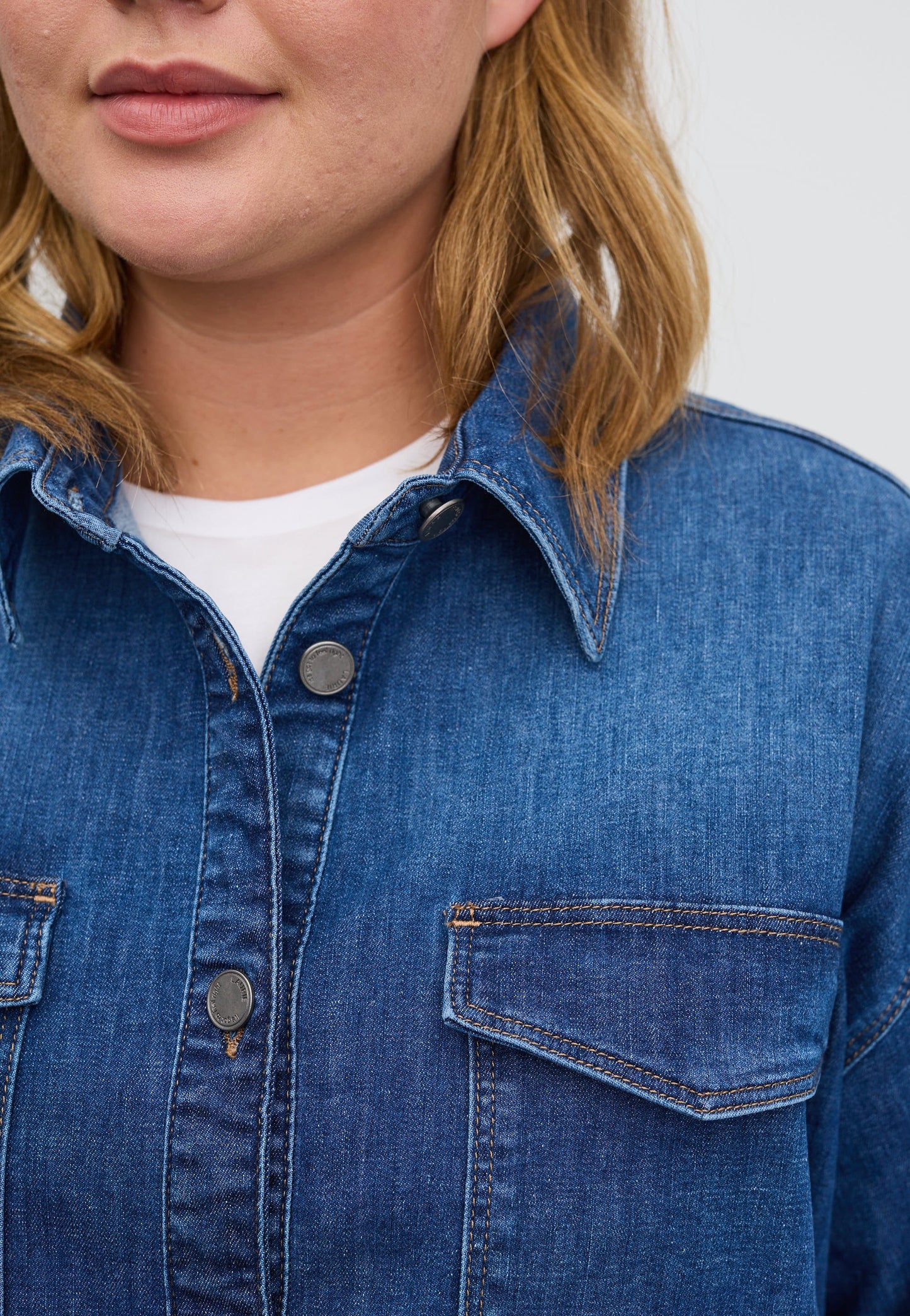 Mille Oversize Shirt Jacket - Long Sleeve - Washed Blue Denim