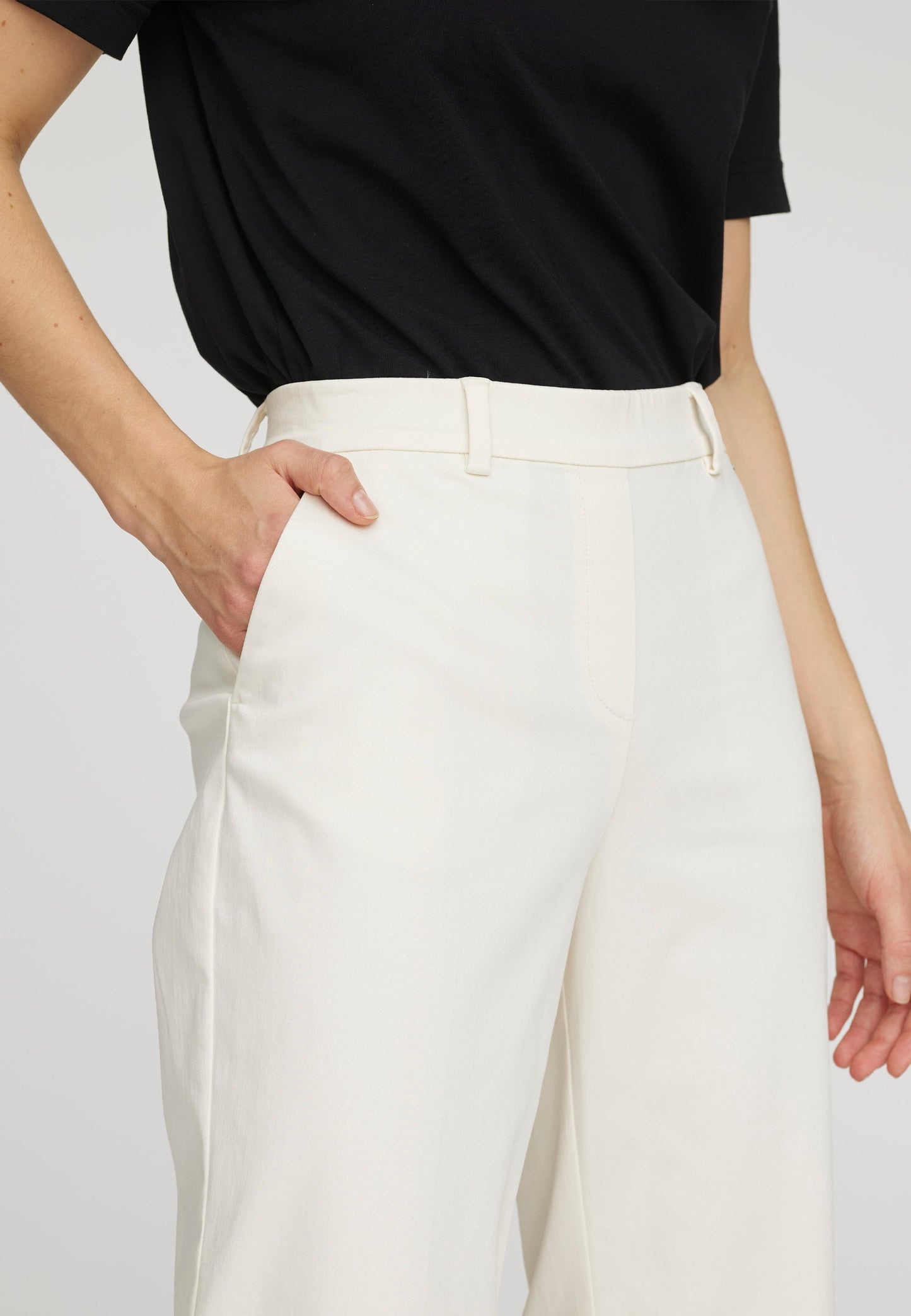 Phoebe Loose Crop - Ivory