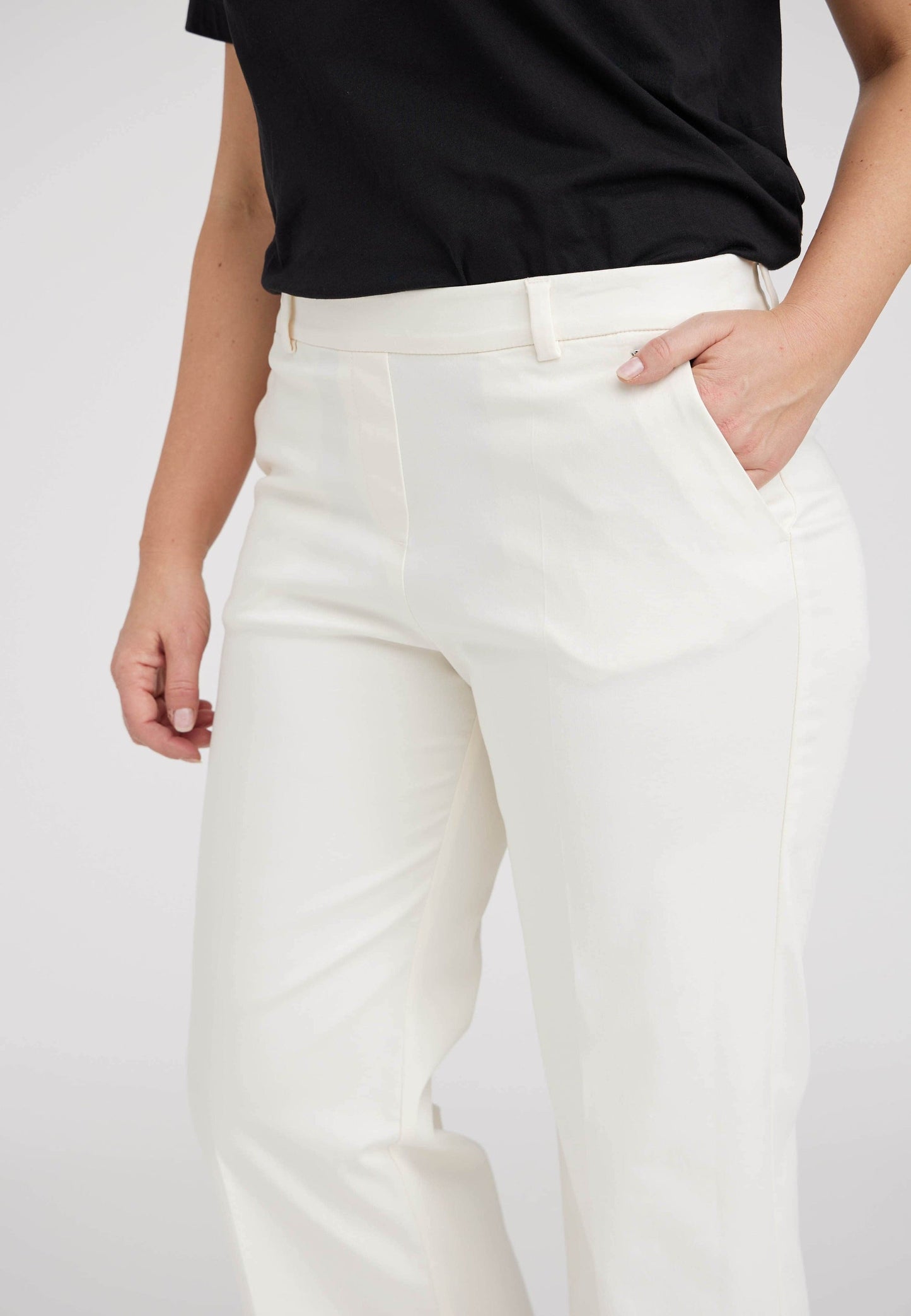 Phoebe Loose Crop - Ivory