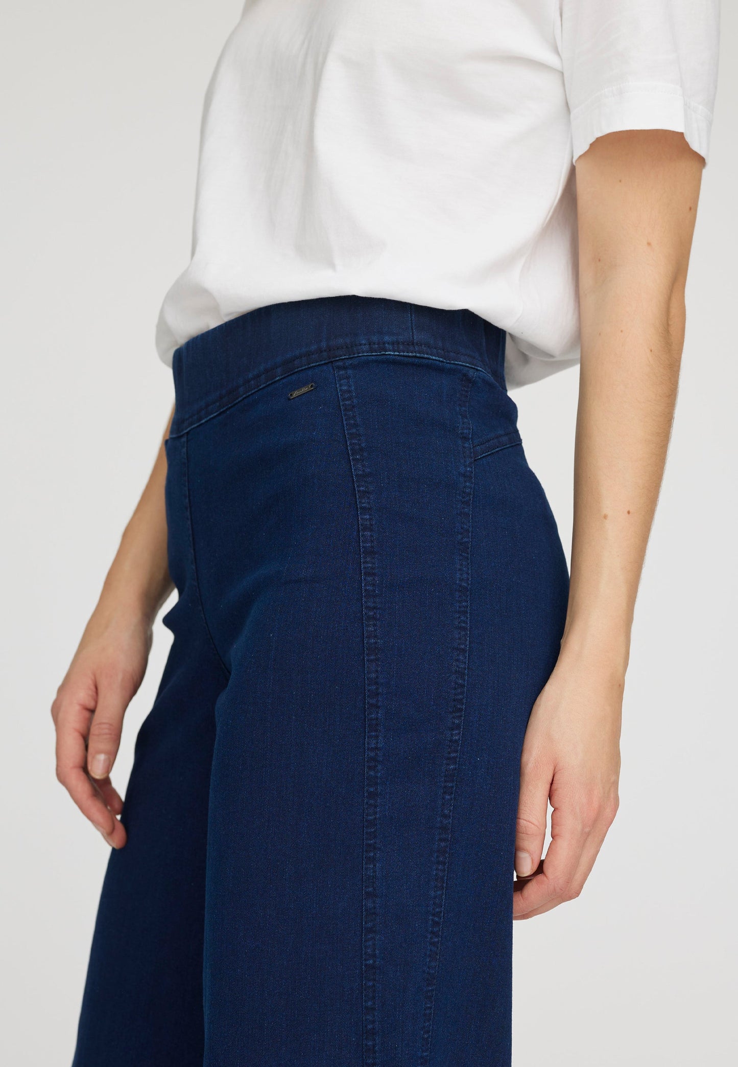 Serene Loose - Extra Short Length - Dark Blue Denim